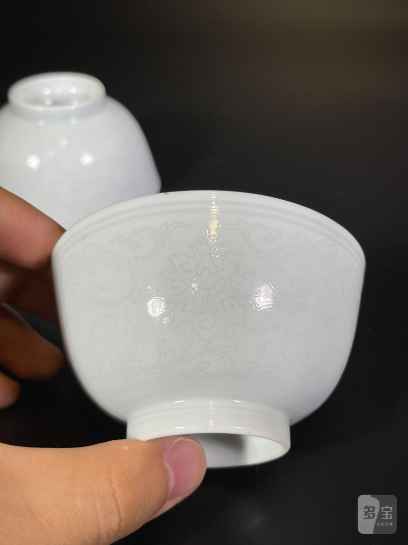 清乾隆 白釉暗刻花卉纹茶圆一对 - 图13